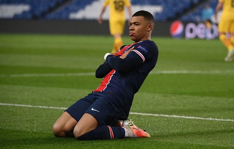 Kylian Mbappé durante un duelo con el PSG 