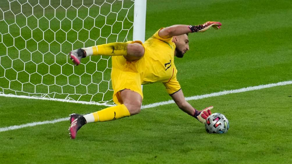 Donnaruma atajando el penalti decisivo en la Euro