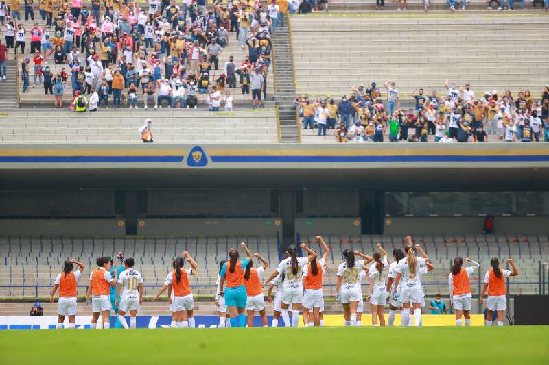 Afición de Pumas Femenil