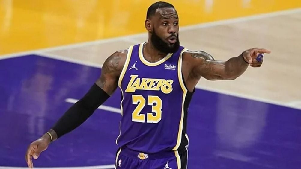 LeBron James en un juego de la NBA