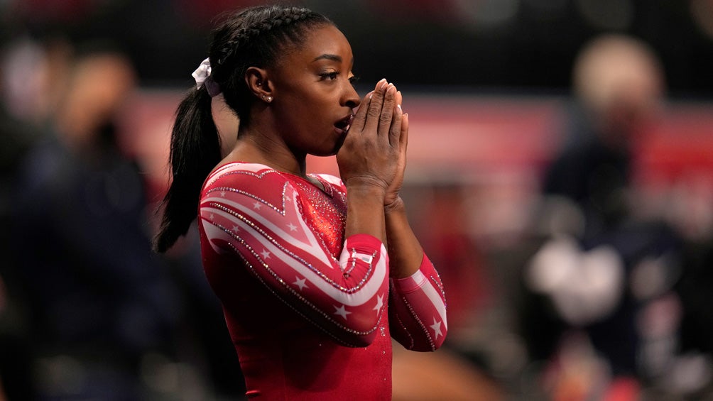 Simone Biles durante las pruebas de gimnasia olímpica femenina