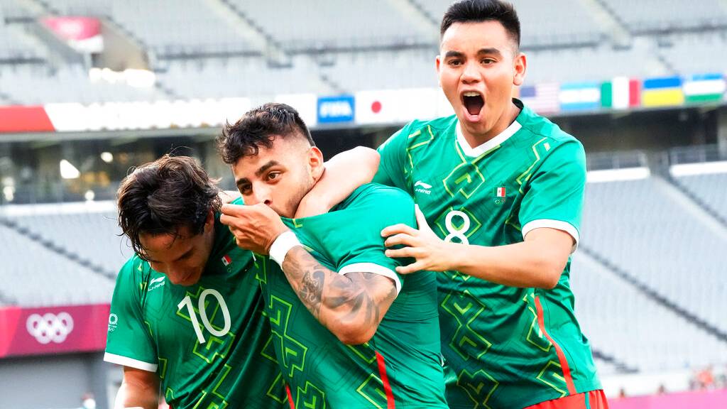 Alexis Vega celebrando el primer gol del partido ante Francia 