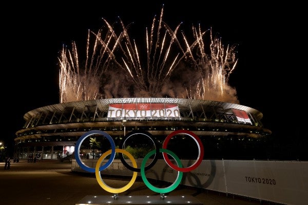 Aros olímpicos durante la ceremonia de inauguración de Tokio 2020