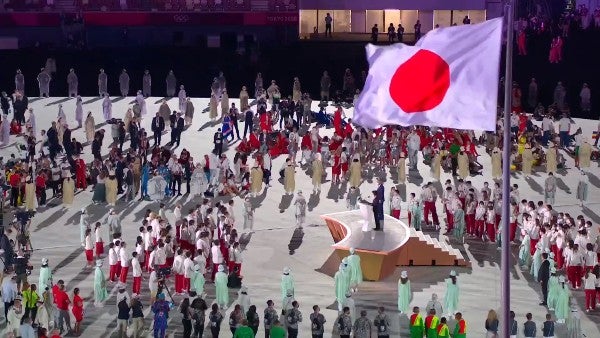 Atletas durante el discurso inaugural de Tokio 2020