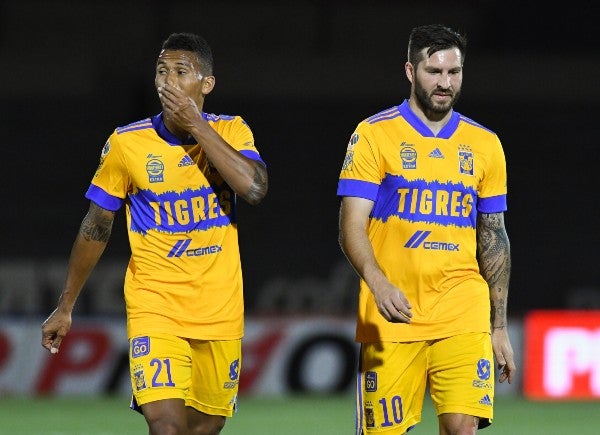 Francisco Meza y André-Pierre Gignac durante partido de Tigres