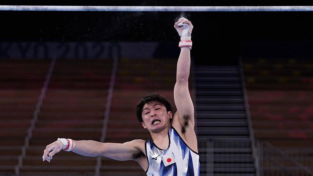 Kohei Uchimura al momento de caer