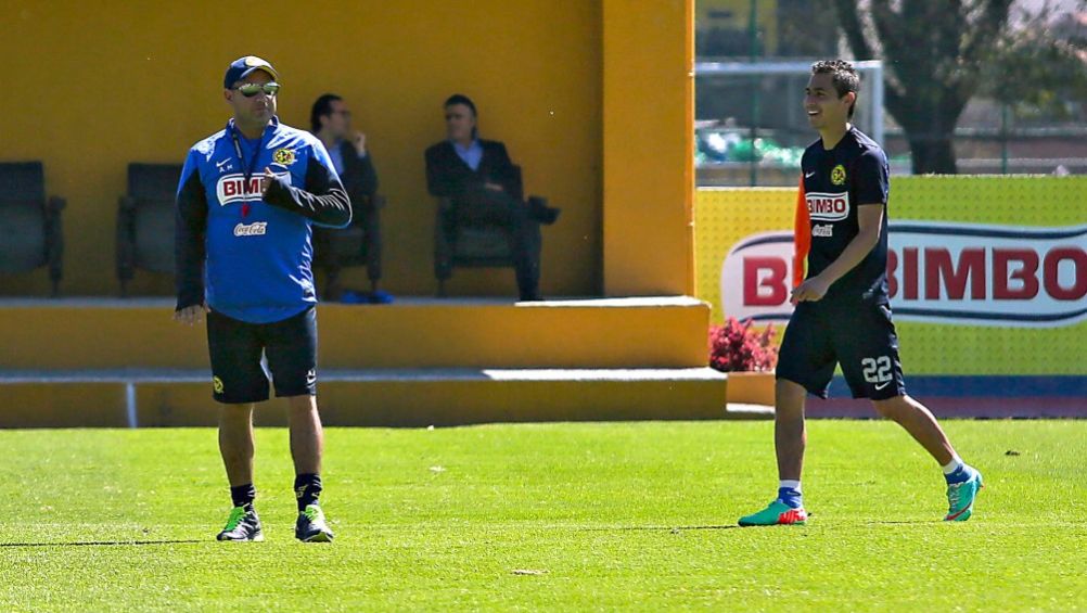 Mohamed y Aguilar en un entrenamiento del América