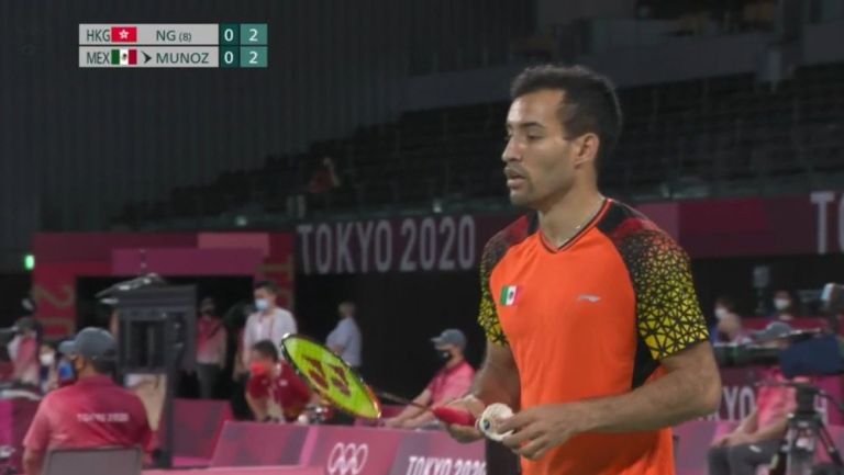 Lino Muñoz en su debut en bádminton