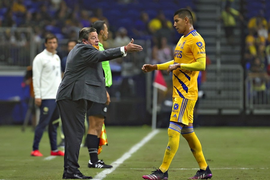 Miguel Herrera durante un partido con Tigres