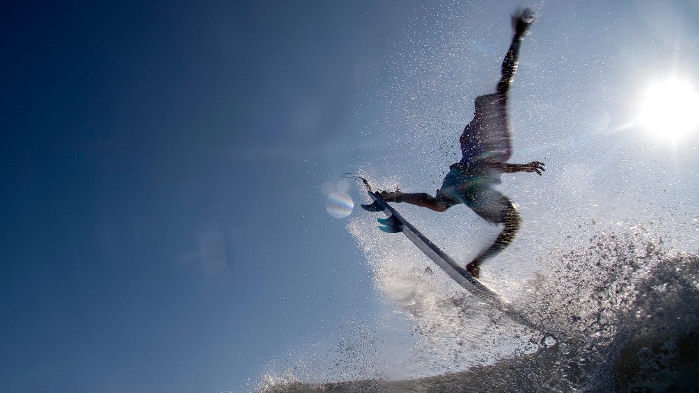 Surf en acción durante Tokio 2020