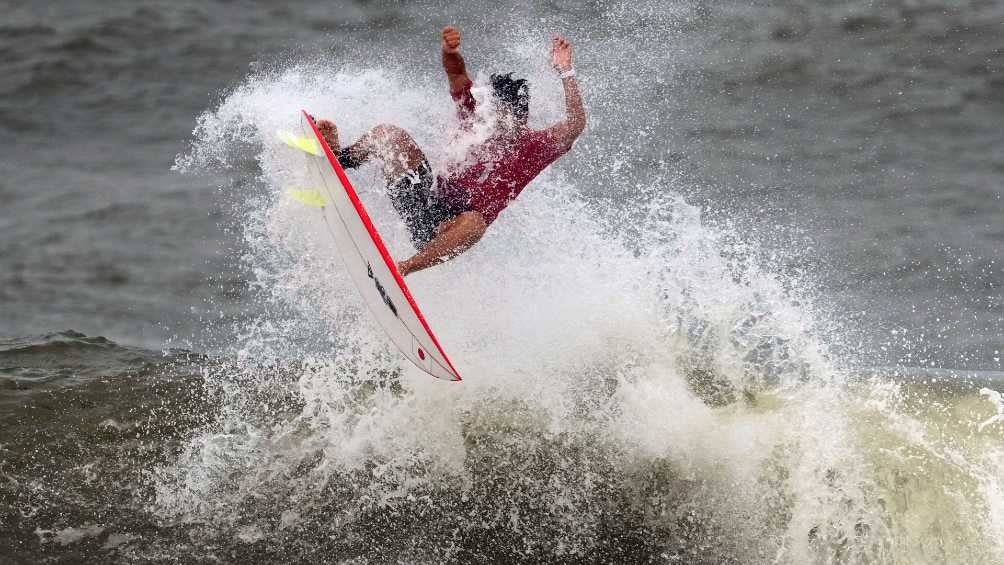 El equipo de Japón durante las últimas pruebas de surf en Tokio 2020