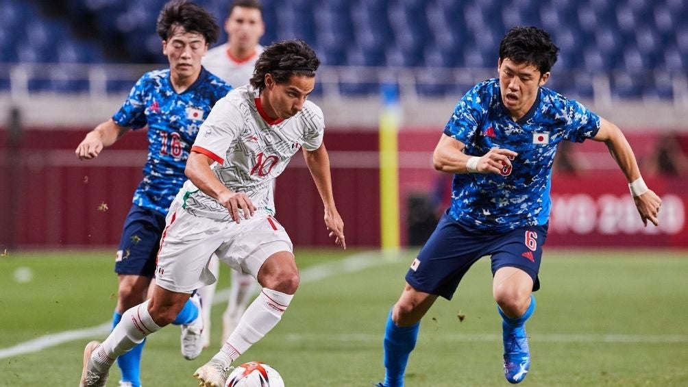 Diego Lainez en el juego con la Selección 