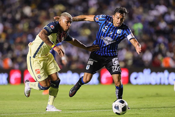 El atacante en el partido contra Gallos