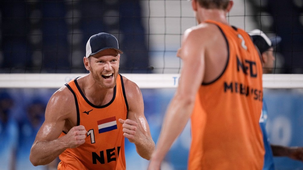 Los jugadores neerlandeses del equipo de voleibol durante partido