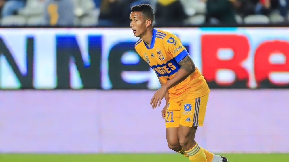 Meza en un partido con Tigres