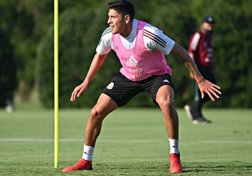 Edson en un entrenamiento del Tri