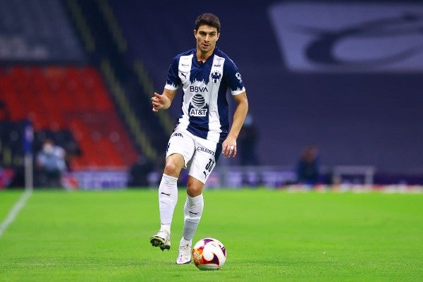 Stefan Medina durante partido de Rayados