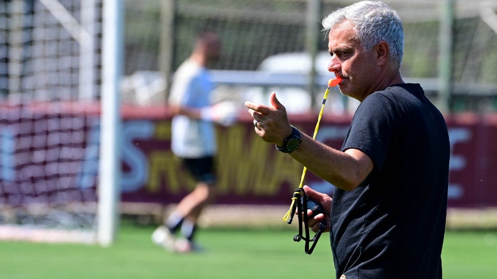 José Mourinho durante entrenamiento con la Roma