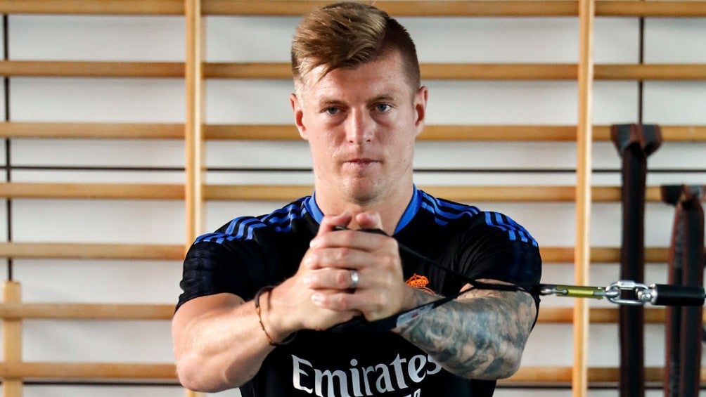 Toni Kroos durante entrenamiento con el Real Madrid