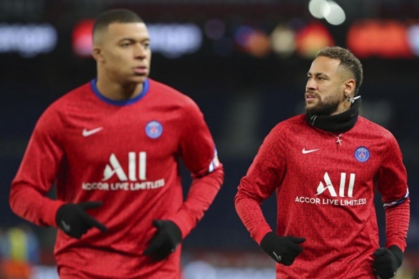 Mbappé y Neymar en un calentamiento con el PSG