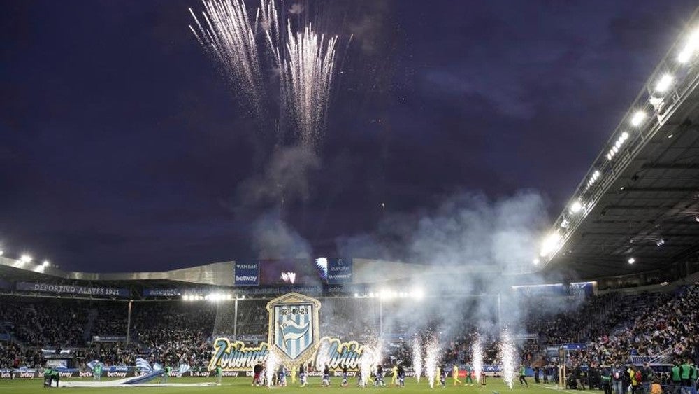 El Estadio Mendizorra durante una celebración con aficionados