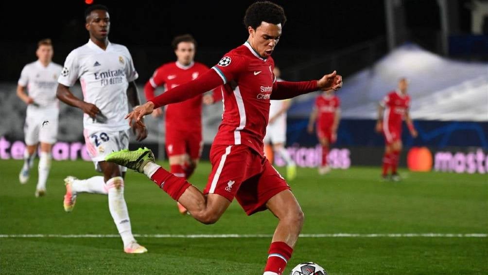 Premier League: Alexander Arnold es renovado con el Liverpool