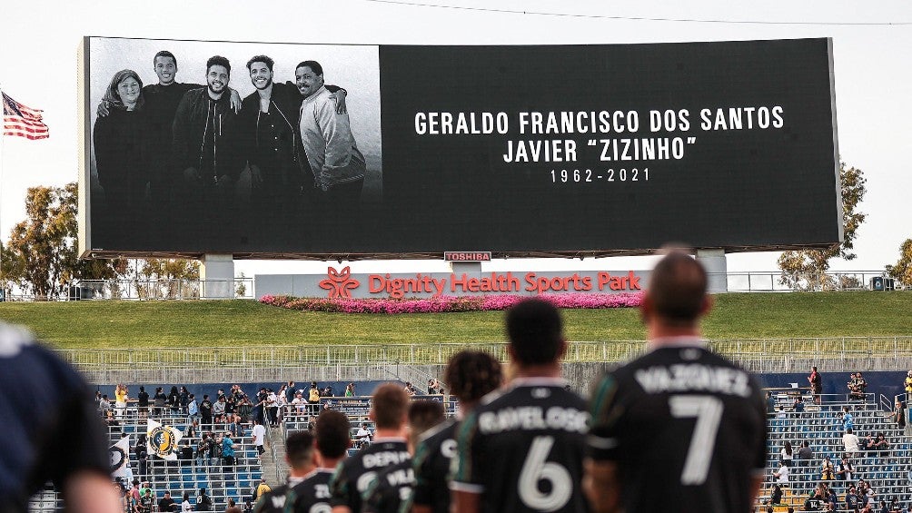 Homenaje del Galaxy a Zizinho