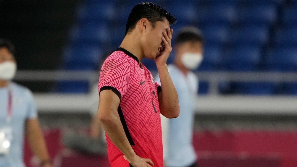 Jugador de Corea del Sur reacciona tras perder contra México en Tokio 2020