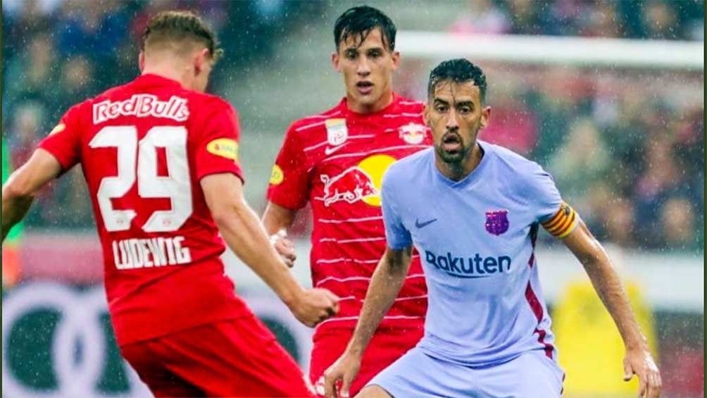 Sergio Busquets en el amistoso ante el Salzburgo