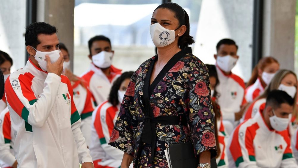 Ana Gabriela Guevara en la despedida de la delegación mexicana previo a Tokio 2020