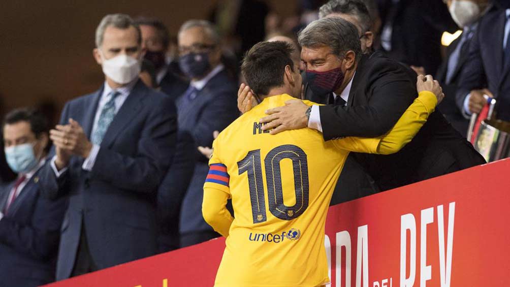 Messi y Laporta tras ganar la Copa del Rey en 2021