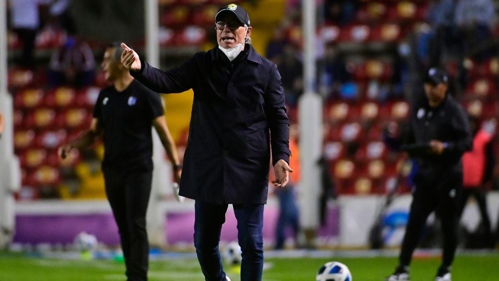 Ariel Holan en el partido de León