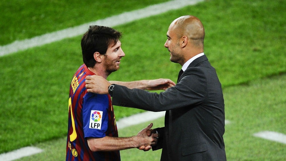 Messi saluda a Pep Guardiola