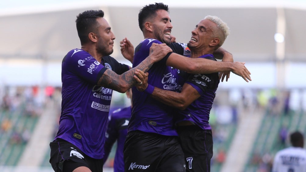 Jugadores de Mazatlán FC en festejo