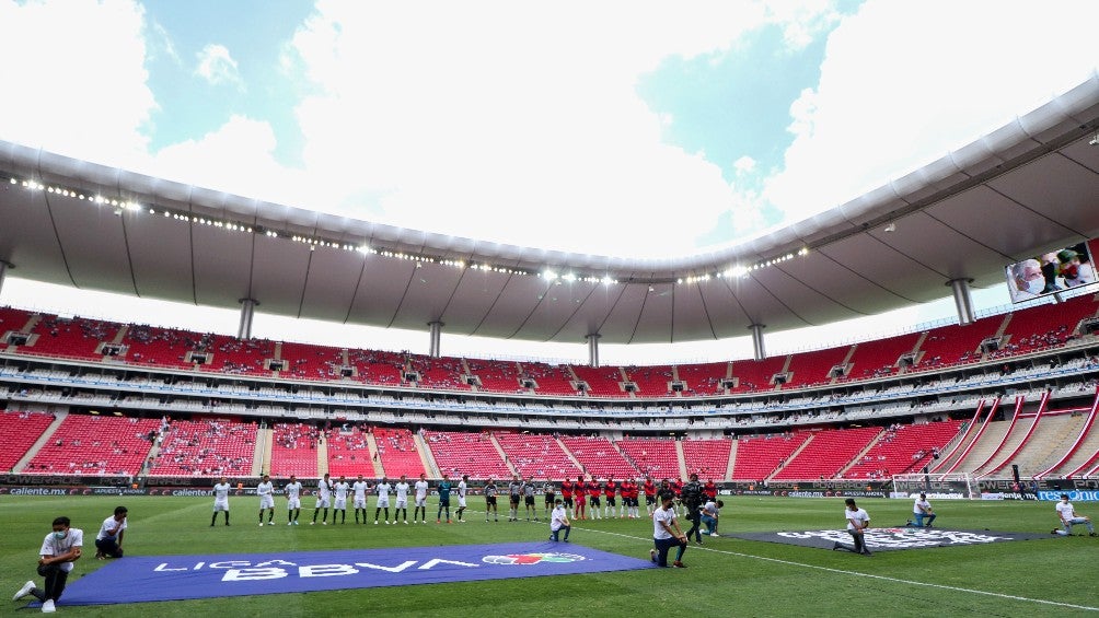 Estadio Akron continuará con el 33% de aforo