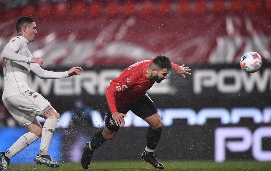 El cabezazo de Romero para el triunfo del Rojo