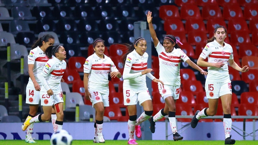 Jugadoras del Toluca celebrando un gol vs América