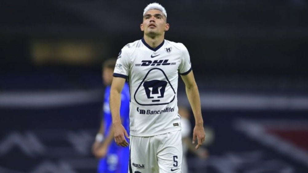 Johan Vásquez como jugador de Pumas