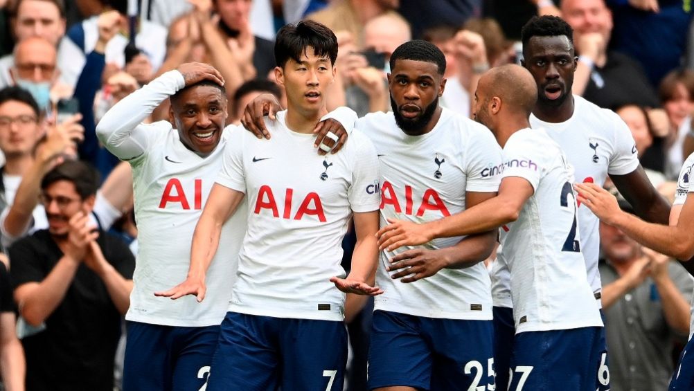 Jugadores del Tottenham festejando un gol a favor