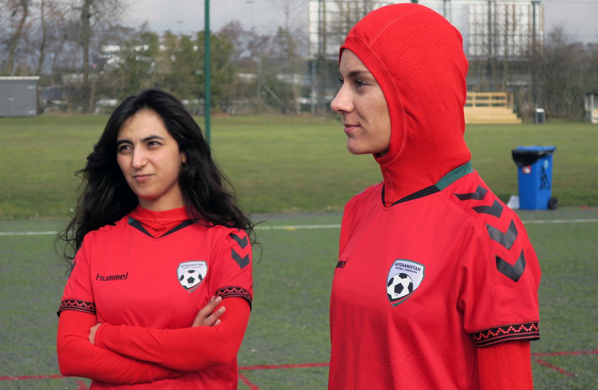 Integrantes de la selección femenina de Afganistán en entrevista