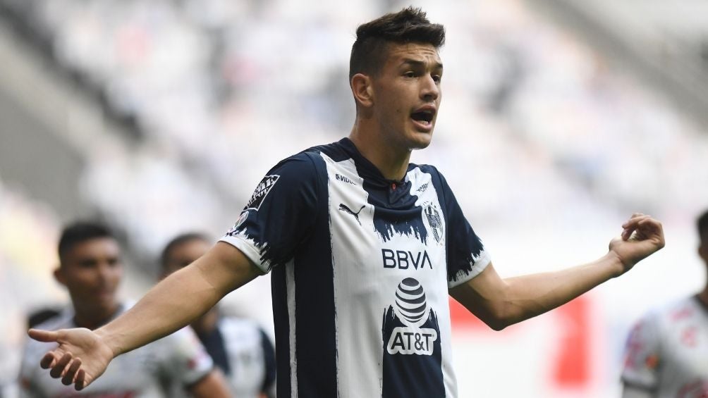 Montes en un partido con Rayados