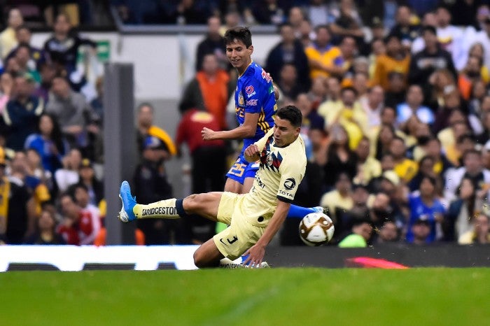 Jürgen Damm como jugador de Tigres ante América