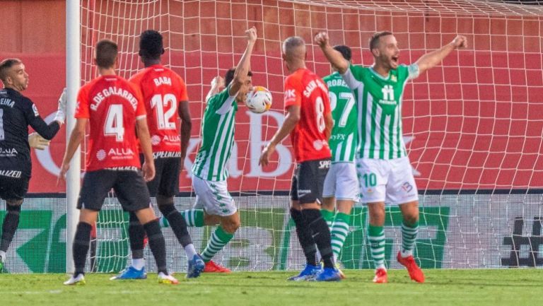 Jugadores del Real Betis festejando un gol a favor