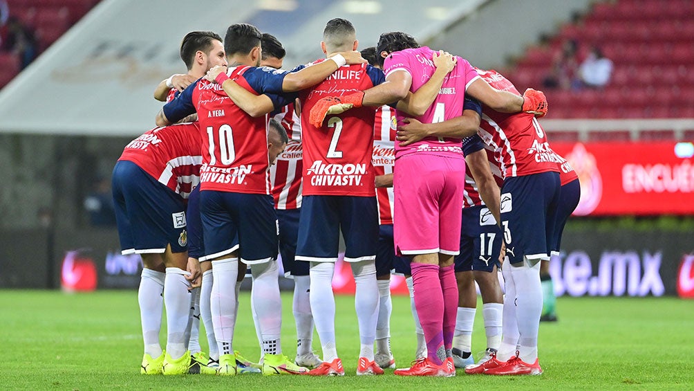 Jugadores de Chivas previo al partido vs León