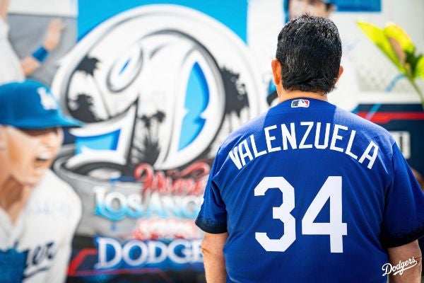 Los Dodgers estrenando nuevo uniforme 🤩 . . . . . . #beisbol