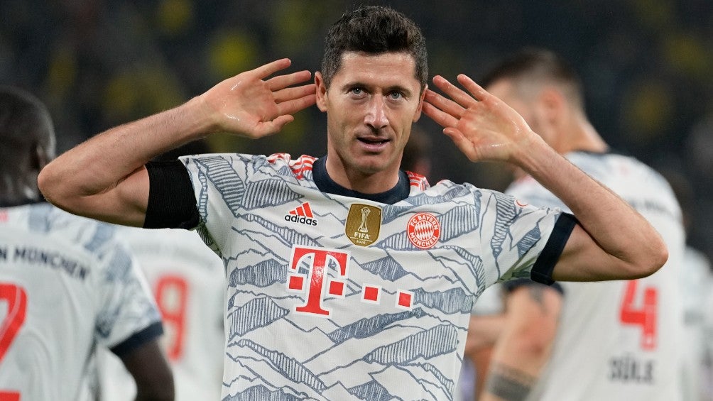 Robert Lewandowski celebra durante partido con el Bayern Munich