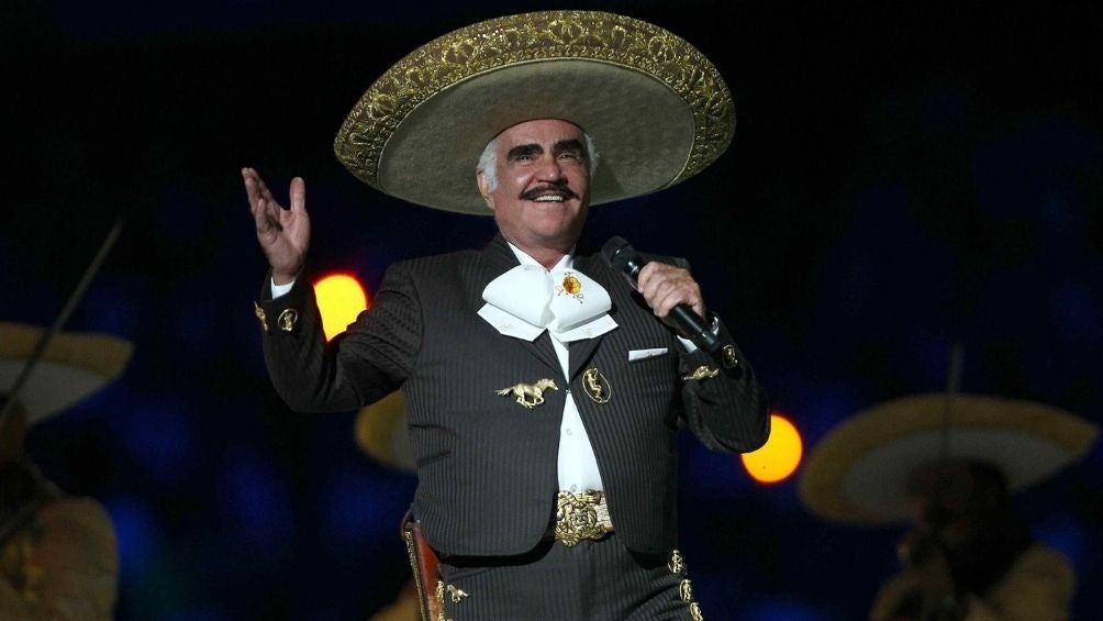 Vicente Fernández se recupera de salud