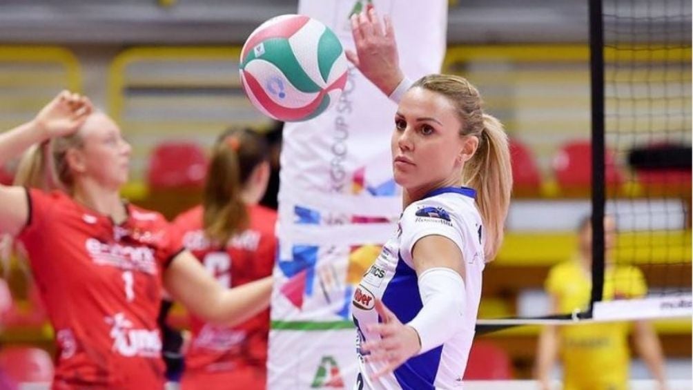 Francesca Marcon en un juego de voleybol