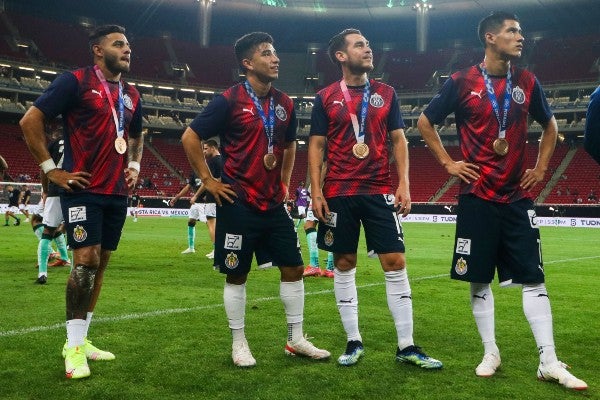 Alexis Vega, Fernando Beltrán, Jesús Angulo y Uriel Antuna posan con el Bronce olímpico en el Akron