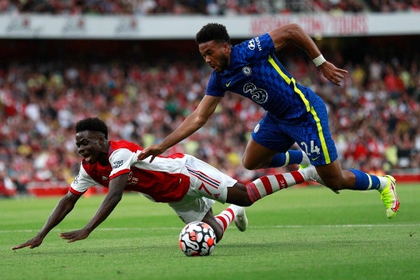 Reece James en acción frente al Arsenal